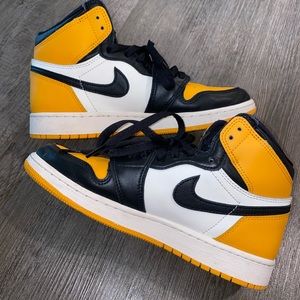 Jordan 1 Kid's Retro High OG Taxi youth 7 in good condition!